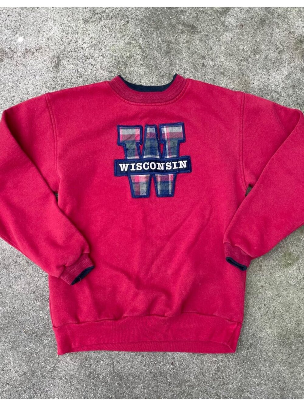 Vintage 90s Wisconsin Sweatshirt Red Embroidered Womens L Relaxed Campus Madison